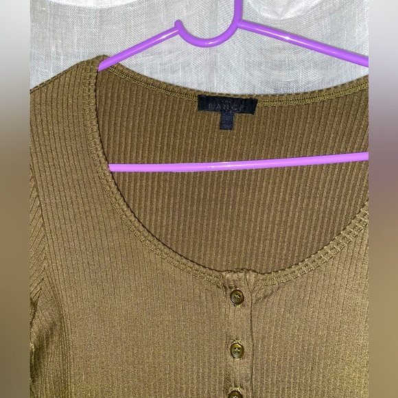 The Range Green Long Sleeved Cropped Top - Picture 8 of 9